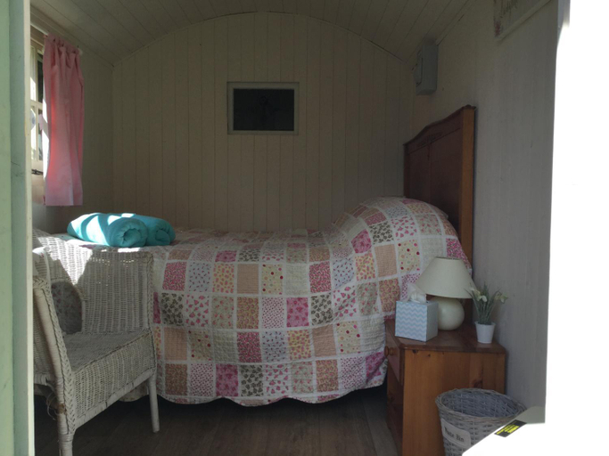 Bedroom 2, Cherryberry Lodges, Monmouthshire