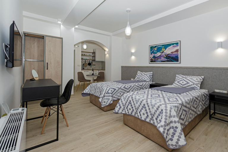 Others 5, KUKUZEL APARTMENTS