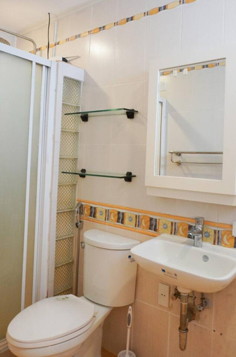 Bathroom 3, Makati Altean Apartment (Leonora Room), Taguig