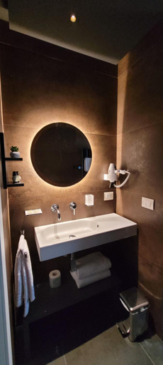 Others 2, Santarella Guest House, Milano