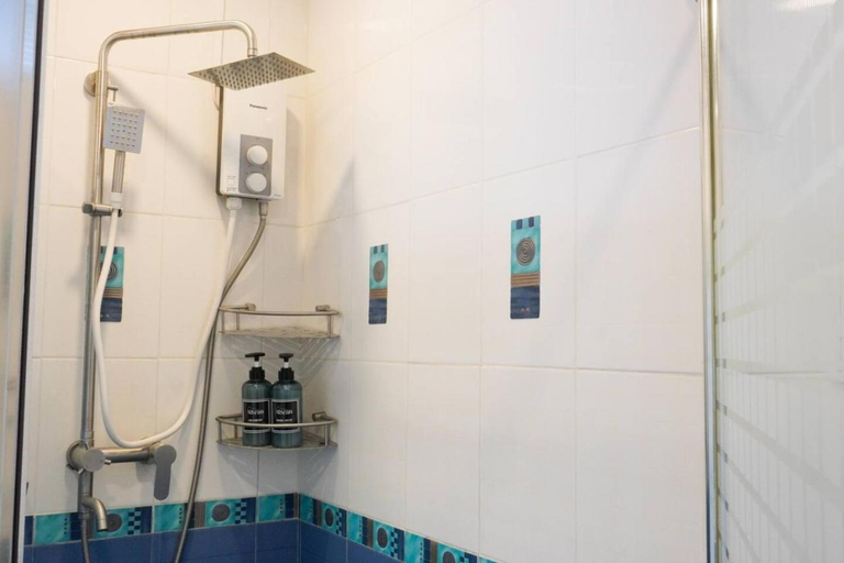 Bathroom 2, Makati Altean Apartment (Maura Room), Taguig