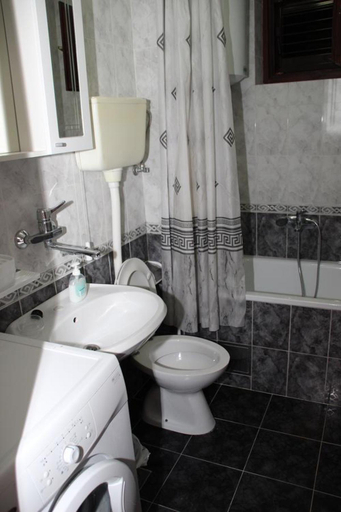 Bathroom 3, Apartment Glomazic