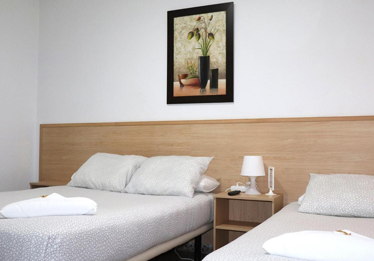 Others 4, Hostal Milmarcos, Zaragoza