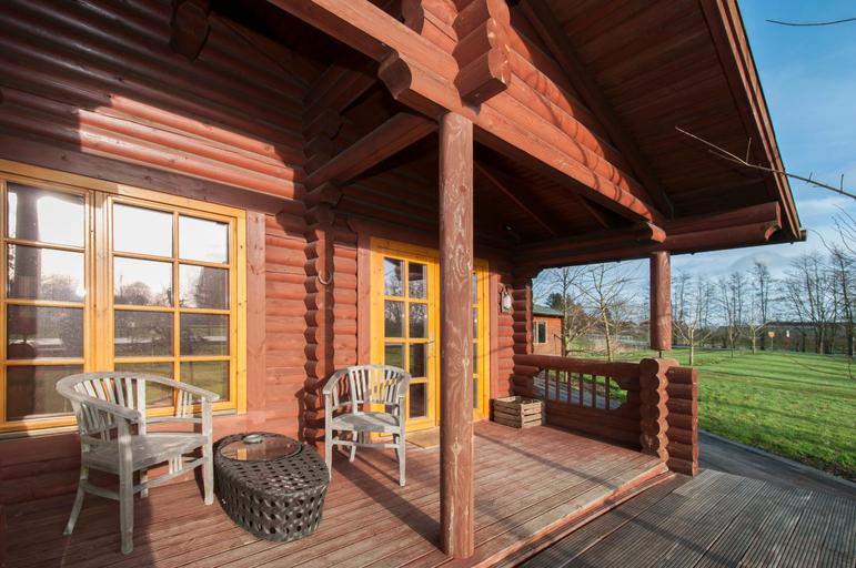 Others 4, Hotel Villa Altes Land, Stade