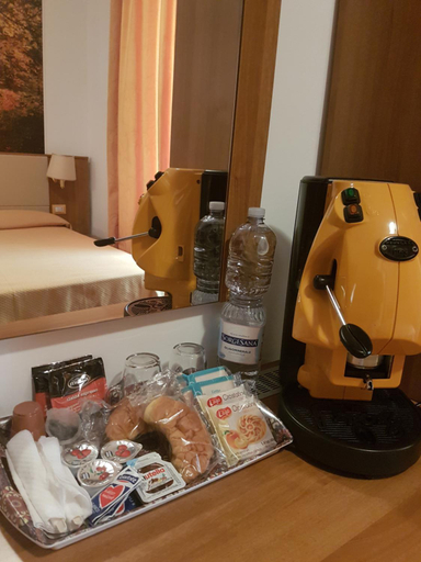 Others 5, B&B Europa, Potenza