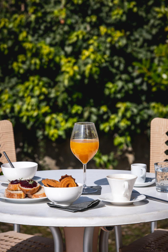 Food & Drinks 5, Reva Residences and Pool, Cuneo