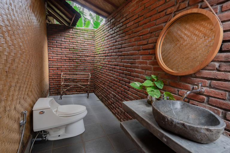Bathroom 3, Nishiyama House Sambangan by The Lavana, Buleleng