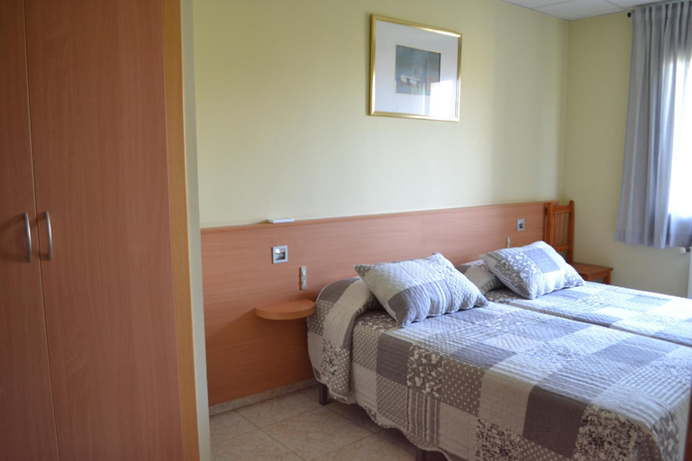 Others 5, Hostal Bartis, Girona