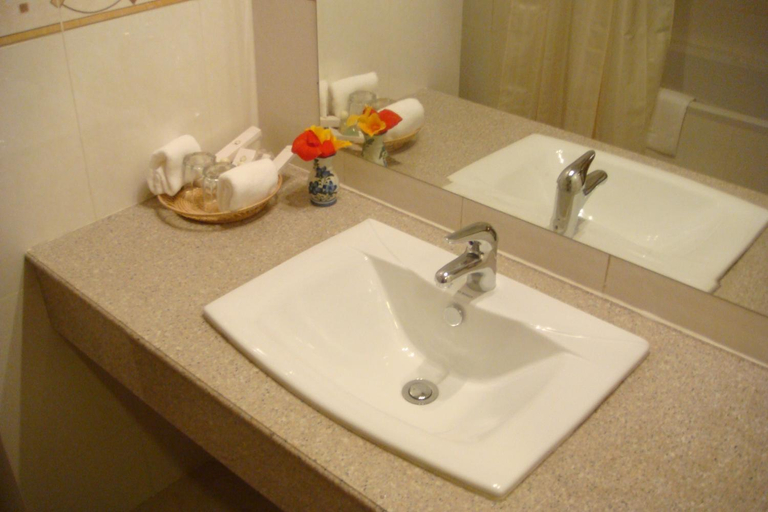 Bathroom 3, Stung Sangke Hotel, Svay Pao