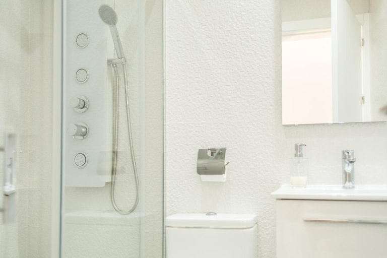 Bathroom 3, AiA EXCLUSIVE APARTMENTS, Granada