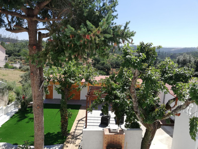 Others 3, Mondalva Apartamentos, Penacova