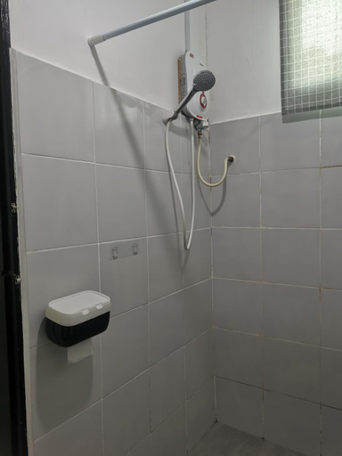 Bathroom 3, KOMOWANAN HOMESTAY, Ranau