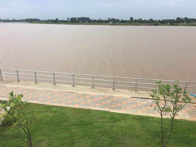 2, Riverview Loft house, Muang Uthai Thani
