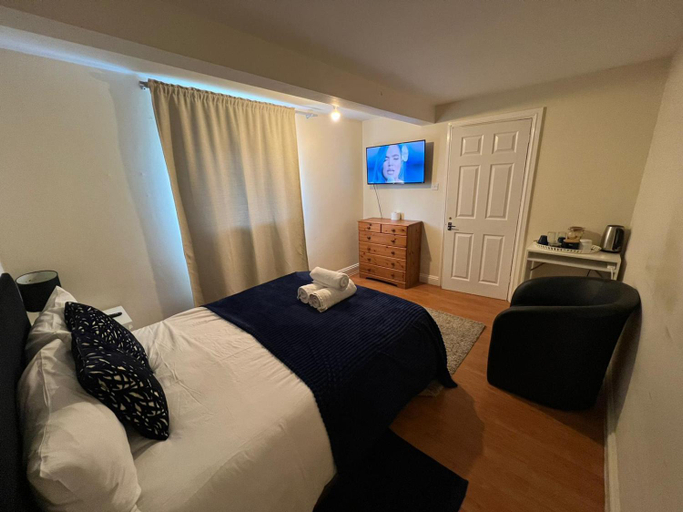 Others 5, Shared House in Chakeshill Drive, South Gloucestershire