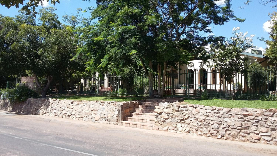 Others 5, Stiltevrede, Siyanda