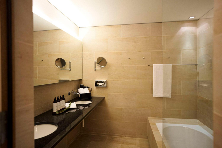 Bathroom 5, Hotel Steffisalp - Ski-in & Ski-out am Arlberg, Bregenz