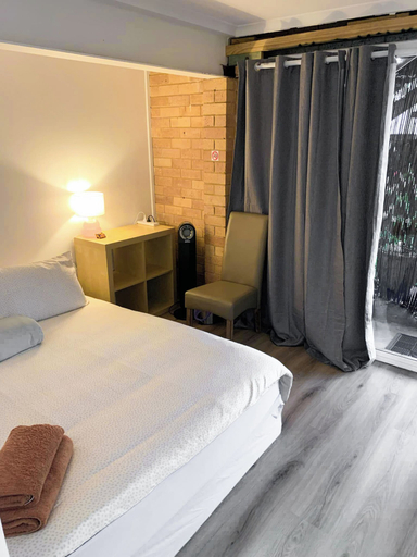 Bedroom 5, Sunshine Rooms, Maroochy - Maroochydore
