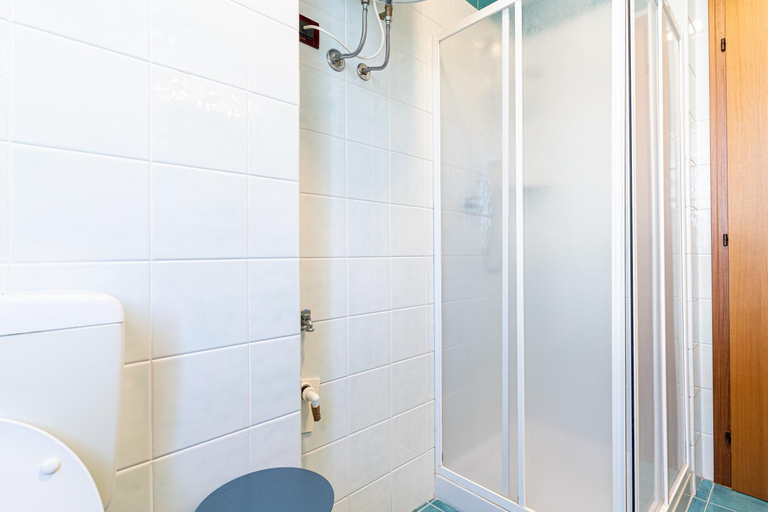 Bathroom 2, Summertime Family Resort, Venezia
