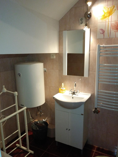 Bathroom 5, Balogh vendeghaz, Szeged