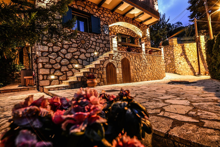 Others 5, Camelia Suites, Peloponnese
