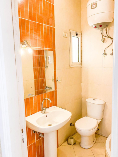 Bathroom, The touristic promenade apartment, Al-Ghurdaqah