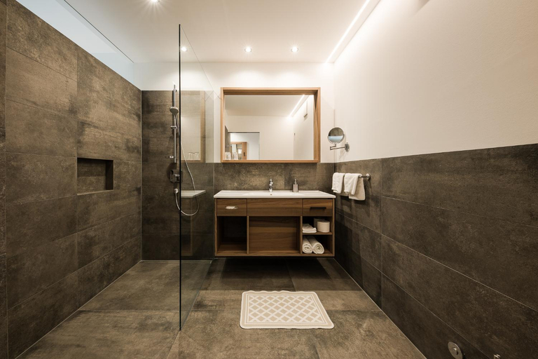 Bathroom 2, Hotel Salgart, Bolzano