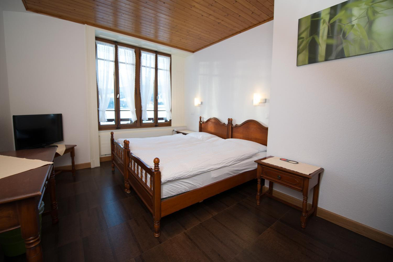 Bedroom 2, Hotel - Restaurant Le Manoir, La Gruyère