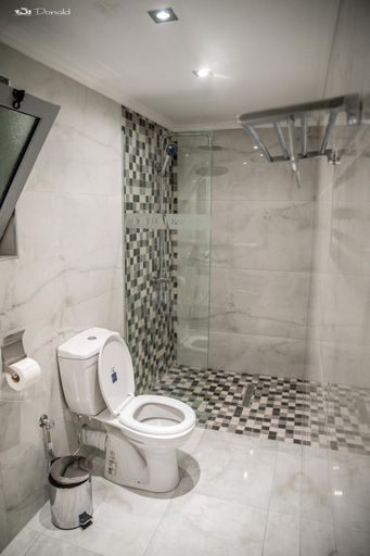 Bathroom 2, Hotel EDEA, Korçës