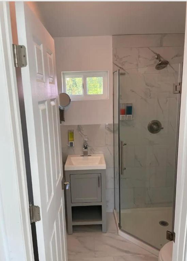 Others 5, Room with private bath Santoniri inspired, Seattle