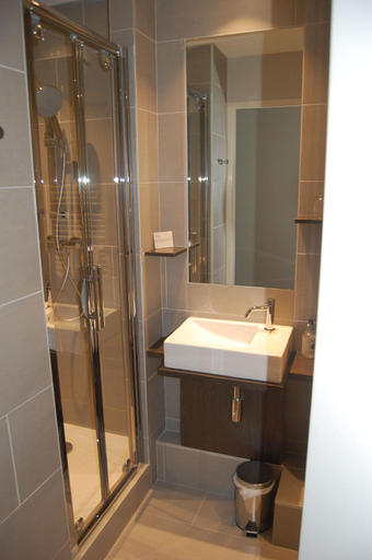 Bathroom 19