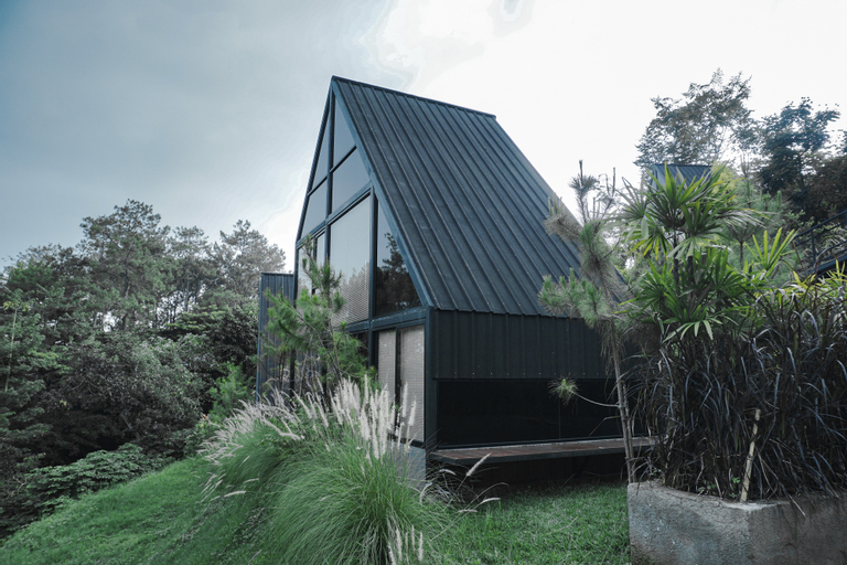 Exterior 5