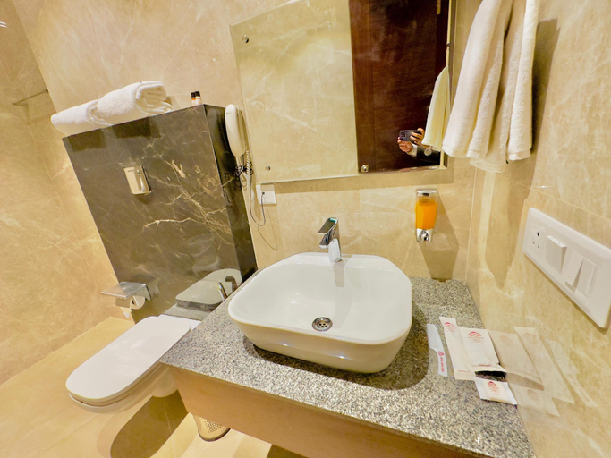 Bathroom 4, HOTEL SUKH FARM, Sangrur