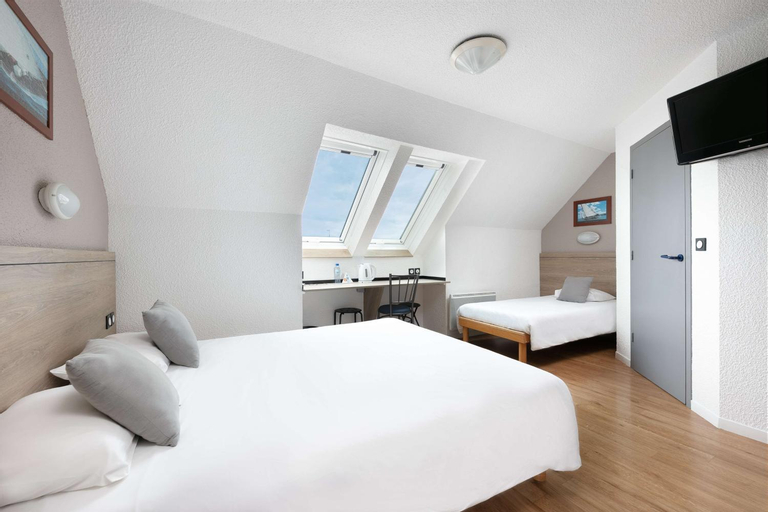 Bedroom 4, Brit Hotel Iroise, Finistère