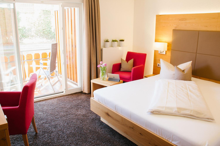 Bedroom 2, Hotel-Restaurant Sennhutte im Herzen des Sudschwarzwalds, Lörrach