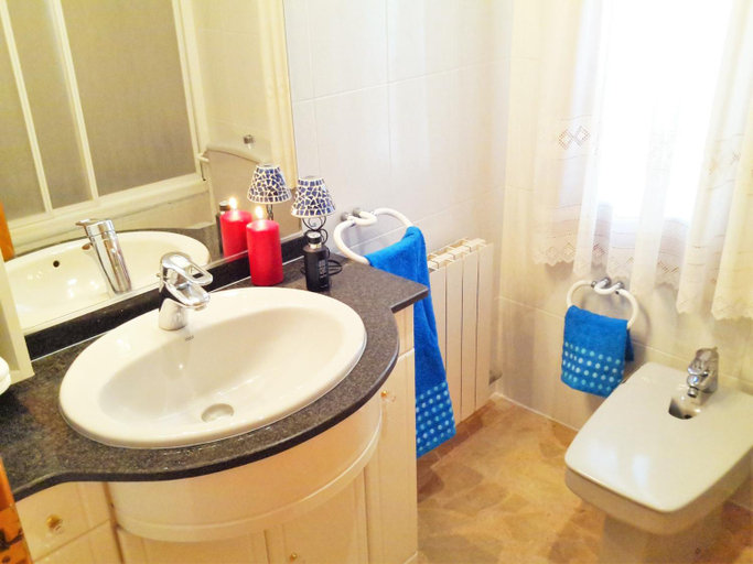 Bathroom 2, Villa Antonia, Barcelona