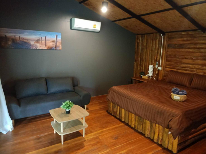 Bedroom 13