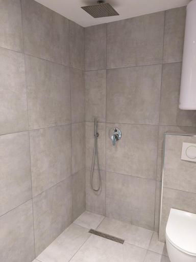 Bathroom 10