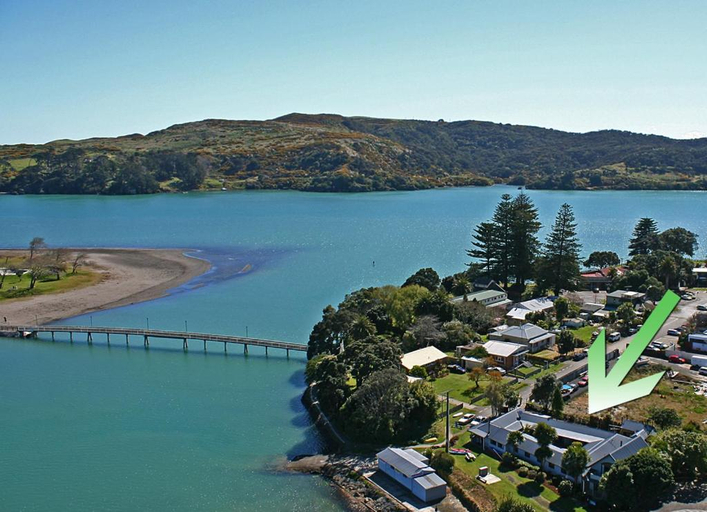 Others 2, Raglan Backpackers, Waikato