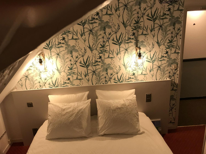 Bedroom 2, Le Troncais, Allier