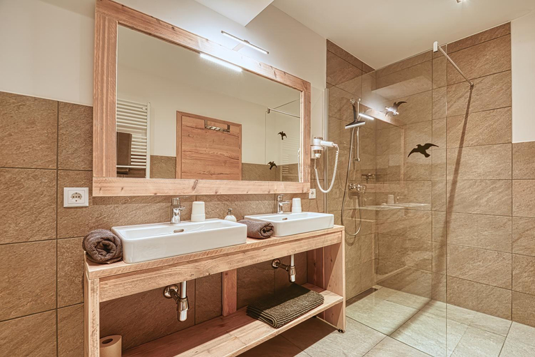 Shower 4, Nockberge Lodge, Spittal an der Drau