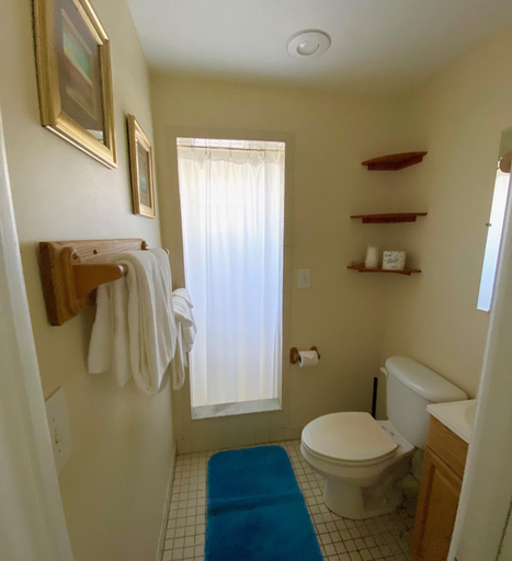 Bathroom 2, Harborside Motel & Marina, Monroe