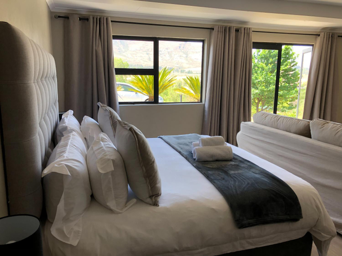 Bedroom 2, Lolas Luxury Self Catering Accommodation, Thabo Mofutsanyane