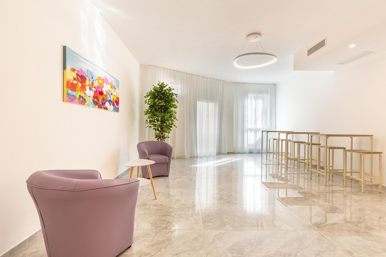 Others 3, Krono Relais, Lecce