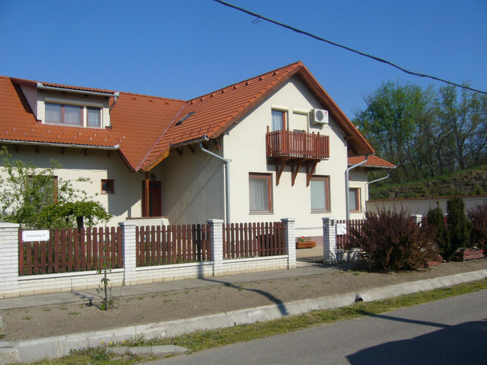 Others 5, Csipkehaz Apartman, Kunszentmárton