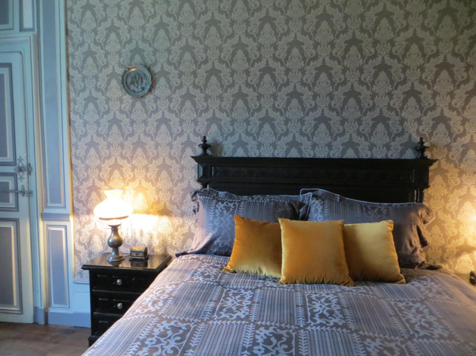 Bedroom 2, Le Bailli de Montsaugeon, Haute-Marne