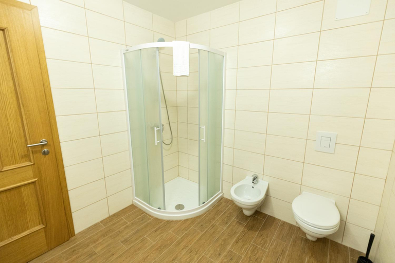 Others 4, Pr'Finzgar, Radovljica