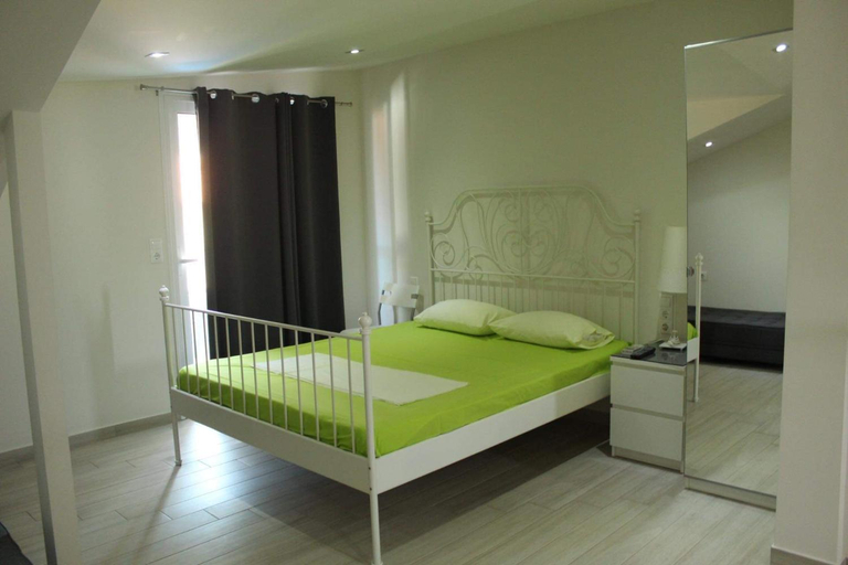Others 5, Anthia House, Central Macedonia
