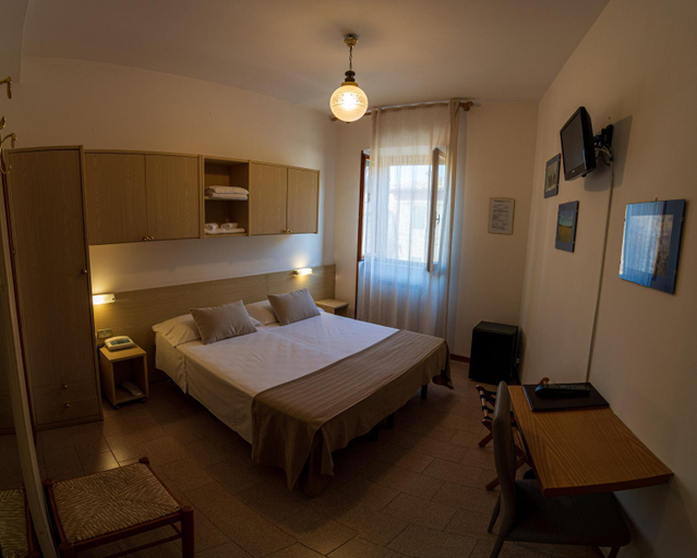 Bedroom 3, Due Torri, Macerata
