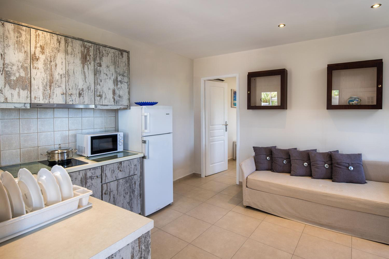 Facilities 5, George Apartment, South Aegean