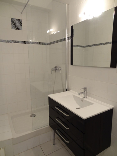 Bathroom 3, Appart Hotel Avy Baudelaire - Lyon Bellecour, Rhône